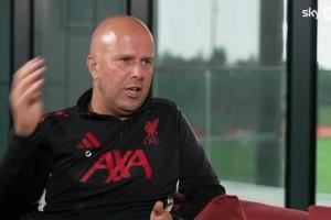 谈及伊萨克，斯洛特：上赛季锋线选择多，现在至少还需再引进一名