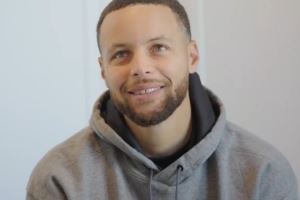 库里：我的乒乓球比平均水平稍好 但我完全不懂如何打曲棍球