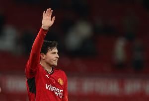 罗马诺：佛罗伦萨正在推进签约林德洛夫，具体细节尚待敲定