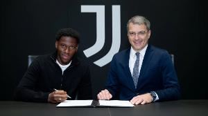 戴维：伊尔迪兹继续成长能成为顶级球员 我不说本赛季想进多少球