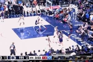 昨日重现?小卡负角度压哨跳投命中扳平比分 鲍尔默兴奋握拳