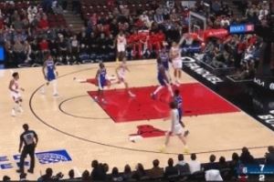 武器大师!武切维奇弧顶启动 过掉恩比德单臂隔扣霸气侧漏