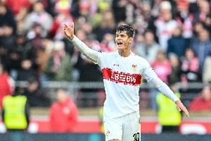 切玛：我觉得自己更像罗德里而不是布斯克茨，但他们的水平高很多